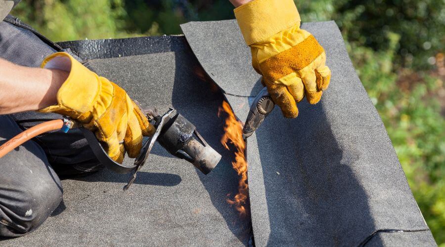 Professional gutter cleaning in Hull, MA